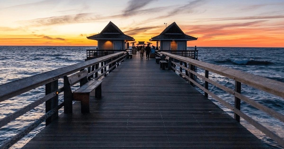 historical facts about old naples