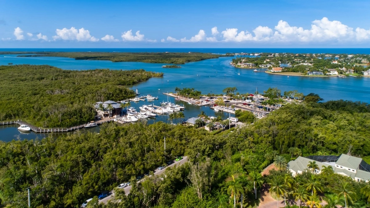 Popular Yacht Clubs Marinas Hamilton Harbor Yacht Club