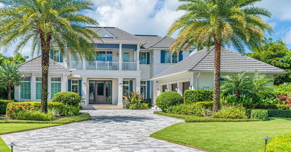 Luxury Properties Market Report April 2022