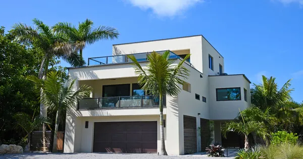 Luxury Homes for Sale with Pool