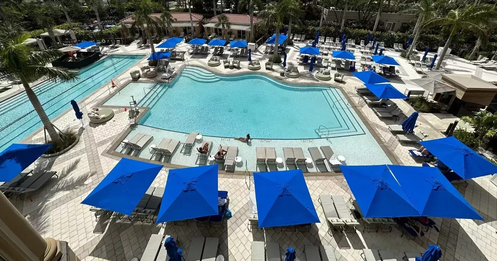 Luxury hotels along the Gulf of America in Naples, Florida
