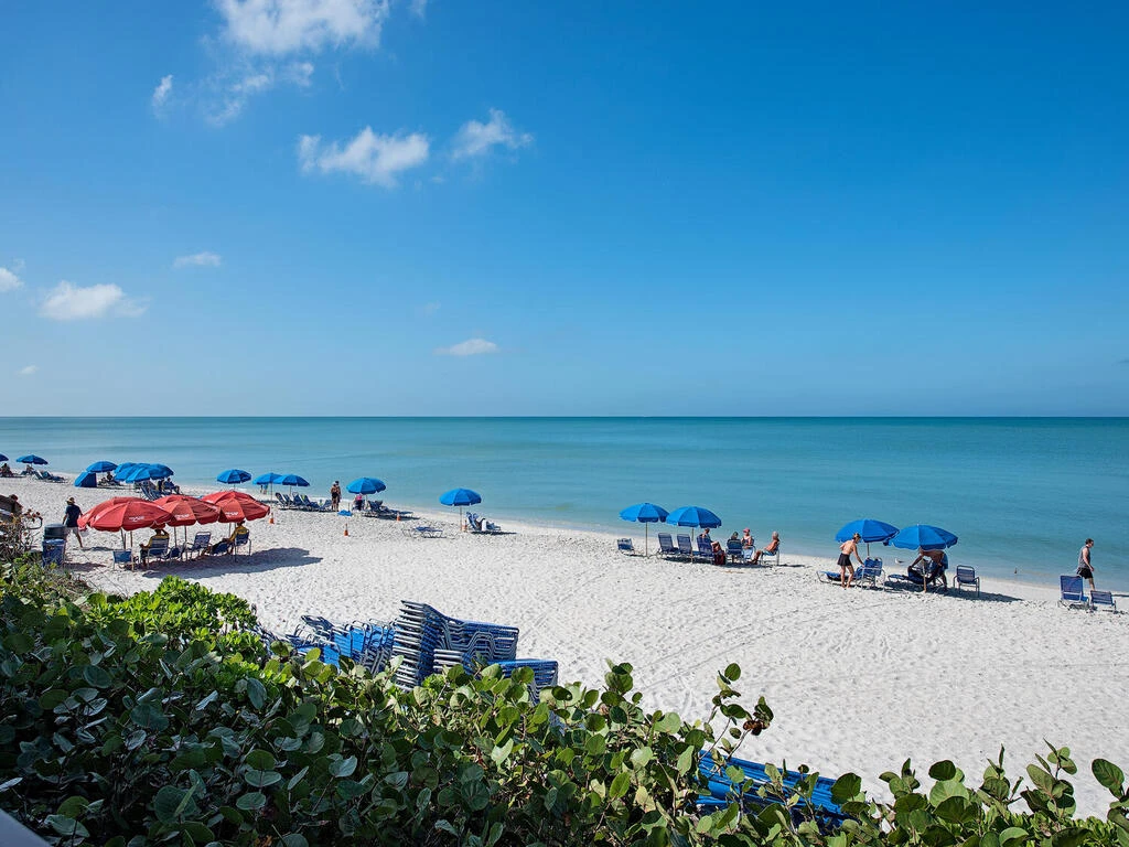 Naples-Florida-Park-Shore-Waterfront-Condo-Building