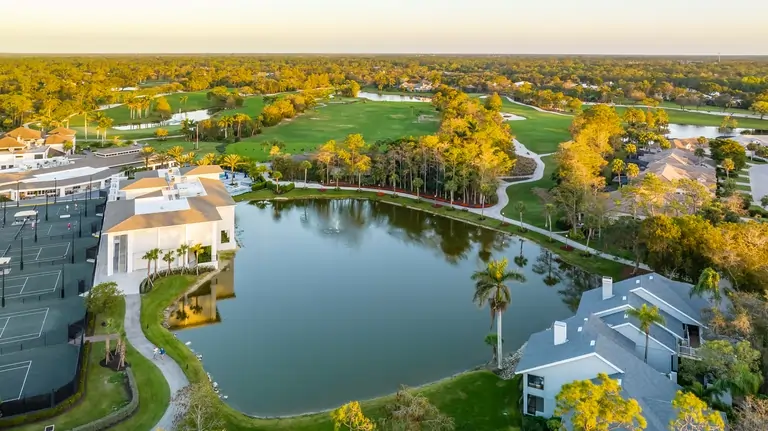 Wyndemere Clubhouse Pond, Naples, Fl